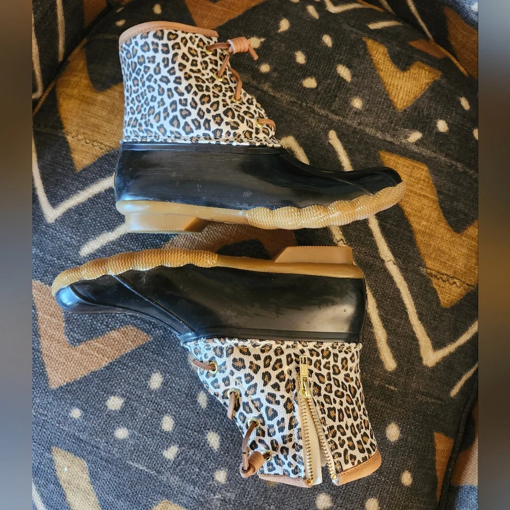 Sperry Saltwater Women’s Black & Leopard Cheetah Duck Boots
